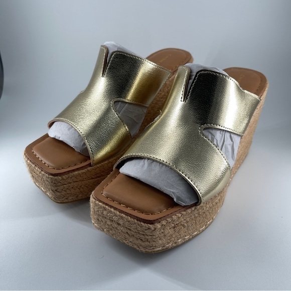 Chinese Laundry Shoes - Chinese Laundry Next Door Wedge Sandal in Light Gold Metallic